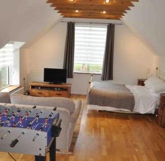 Wincanton Apartment | Bed@Byways, Holton