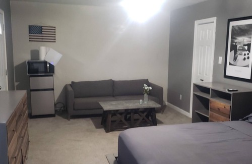 Southbelt/Ellington House | Bed room apartment close to downtown