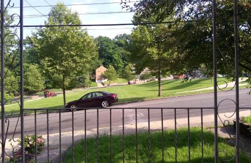 Marshall-Shadeland House | Bedroom close to stadiums and downtown