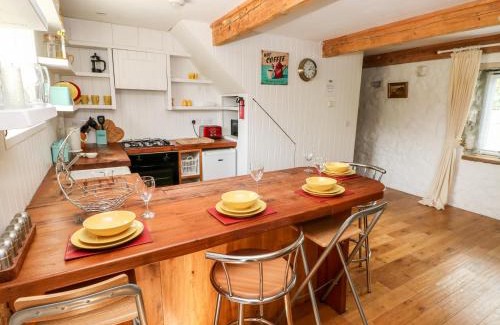 Cosheston House | Beekeeper's Cottage