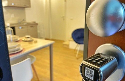 Santo Stefano Apartment | BeHappy 3 ensuite bedrooms Near Rizzoli