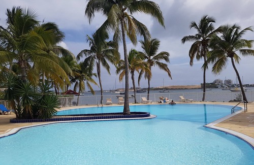 Les Terres Basses Apartment | Bel Appartement Avec Terrasse au Coeur de Baie Nettlé