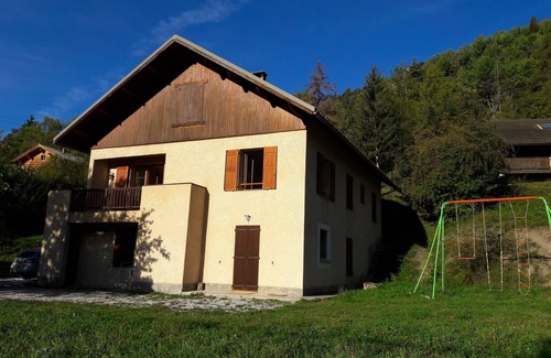 Villars-Colmars Apartment | Bel Appartement Rénové Dans Chalet, Très Spacieux 120 m2, Confortable ,convivial