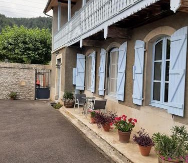 Pouzac Apartment | Bel appartement rénové dans maison bigourdane