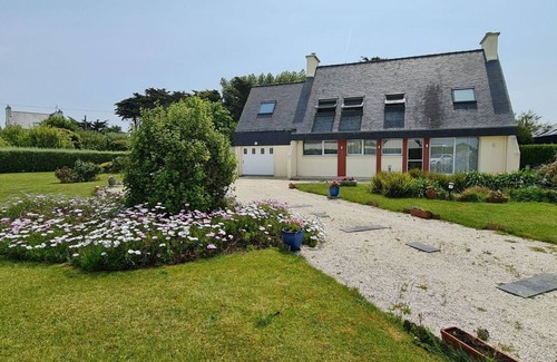 Santec Apartment | Bel Appt Indep, vue mer Dans Maison Individuelle Avec Magnifique Jardin Arboré