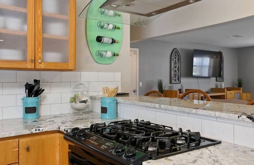 Clear Lake Shores House | Bel · Boardwalk POOL Home w Bikes and Boat Parking