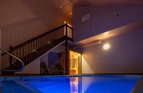Cumming Apartment | Belamere Suites - The Grand Royal Swimming Pool Suite In Georgia