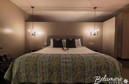 Cumming Apartment | Belamere Suites - The Grand Royal Swimming Pool Suite In Georgia
