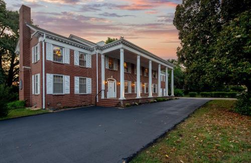 Fort Smith House | Beland Mansion-Magnolia suite!