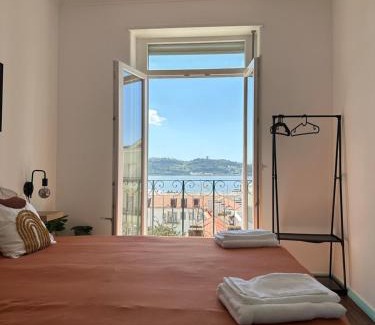 Belem Apartment | Belém Apartment with Tagus River View