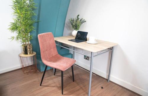 Darwen Apartment | Belgrave Chapel - Luxurious Apartment