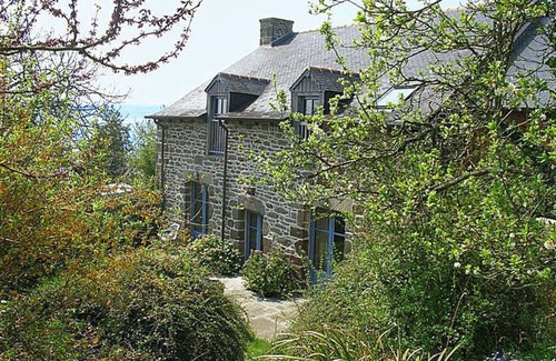 Saint-Suliac House | Bella Vista by Interhome