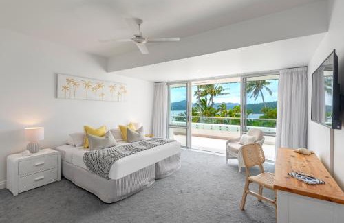 Hamilton Island Apartment | Bella Vista East 4 Oceanview, Golf Buggy, Valet Service & Shared Pool