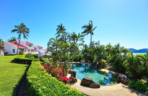 Hamilton Island Apartment | Bella Vista East 4 Oceanview, Golf Buggy, Valet Service & Shared Pool