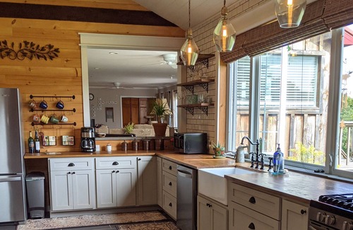 Gilboa House | "Bella Vista" Hillside Mountain Retreat