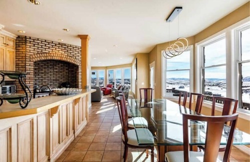 Silver Summit House | Bella Vista Sleeps 21 · Hot Tub · Mountain Views