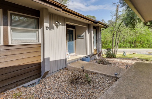 Bella Vista House | Bella Vista Townhome w/Deck Near Back 40 Trails!