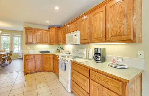 Bella Vista House | Bella Vista Vacation Rental w/Private Back Deck!