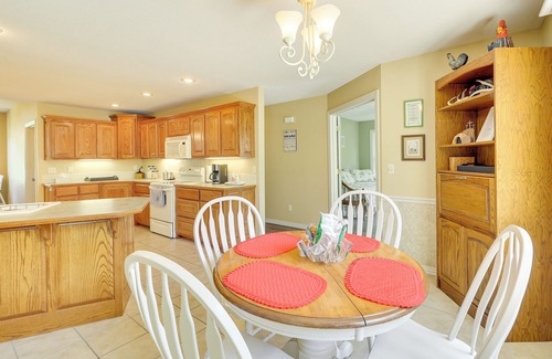 Bella Vista House | Bella Vista Vacation Rental w/Private Back Deck!