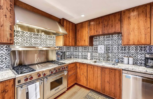 Monte Rio House | Bella Vita ~ High-End Bungalow with Private Yard