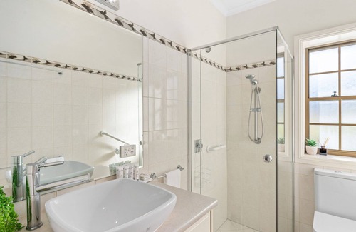 Glenelg South Cottage | Belle Escapes - Cozy Cottage at the Bay