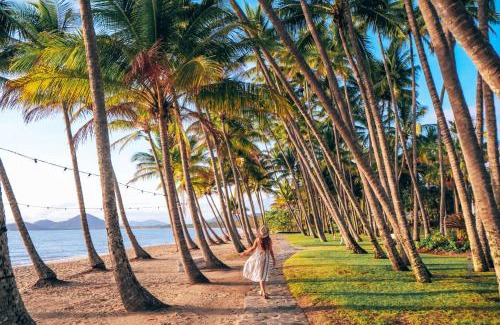 Palm Cove House | Belle Escapes Villa Latania Palm Cove