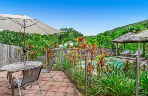 Palm Cove House | Belle Escapes Villa Latania Palm Cove