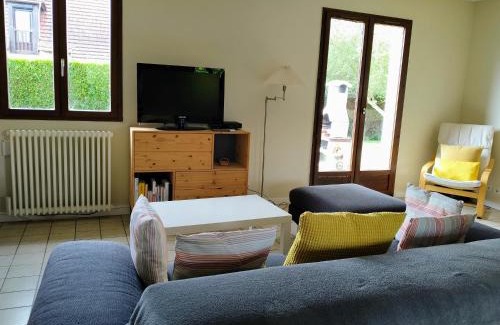 La Celle-sous-Gouzon House | Belle et grande maison familiale à Cabourg, 7 pers et 1 bébé, proche Hippodrome