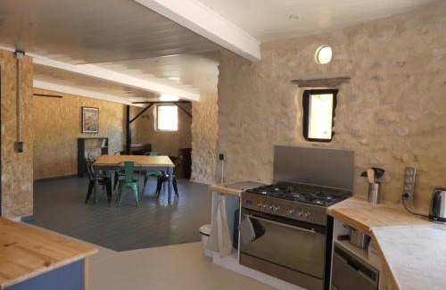 Valensole House | Belle longère au calme - L'auguste maison d'hôtes