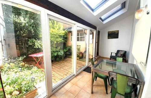 Chateauroux House | Belle Maison centrale 8 pers- patio- wifi