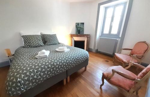 Chateauroux House | Belle Maison centrale 8 pers- patio- wifi