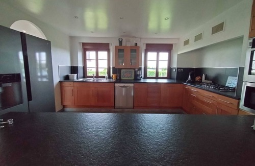 Englancourt House | Belle Maison de Campagne au Centre du Village Surplombant la Vallée de L'oise