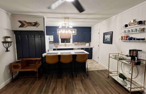 Greers Ferry House | Belle Maison, Heart of Greers Ferry Lake Area, Extended Stays Welcome