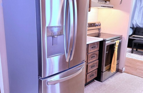 Belleville House | Belleville Getaway Big Yard & Comfort