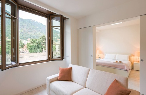 Como City Centre Apartment | Bellini Suite
