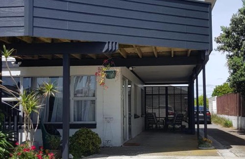 Papamoa Beach Apartment | Below deck