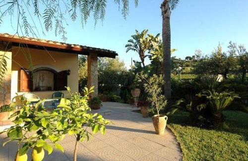 Trappeto Villa | Belvilla by OYO Azzurra