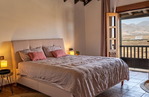 La Oliva House | Belvilla by OYO Palacio Caralluma