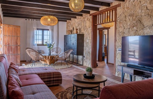 La Oliva House | Belvilla by OYO Palacio Caralluma