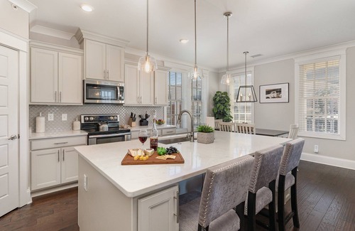 West End Cottage | Belwood Manor-across From Parthenon-5 Min Broadway