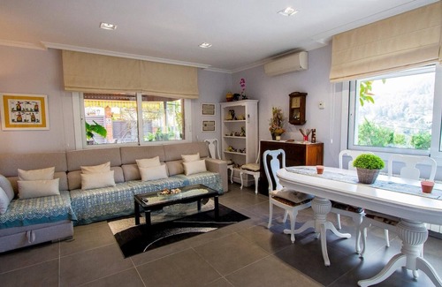 Torrelles de Llobregat Villa | Benjamin Torrelles Reg 5 - Ref 561.5 Mountain Vill