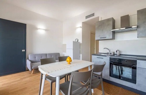 Municipio 1 Apartment | Benjamin House with Private Parking