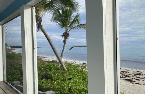 Green Turtle Estates House | Bennett House Beautiful New Oceanfront Home with new pool