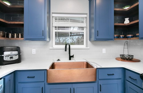 Fredericksburg House | Bent Oaks | Sleeps 10 | Hot Tub, Full Kitchen, Access to Community Pool