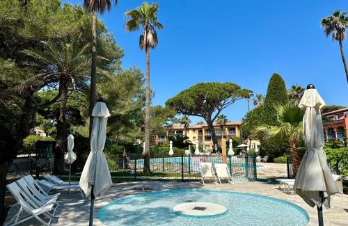 Giens Apartment | BERGERIE PLAGE Balnéo Clim piscine
