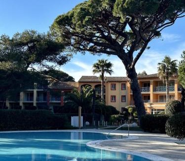 Giens Apartment | BERGERIE PLAGE Balnéo Clim piscine