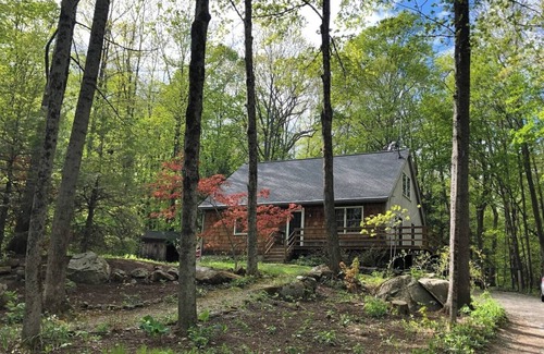 Otis Cottage | Berkshires Cottage + Trails & Water Nearby