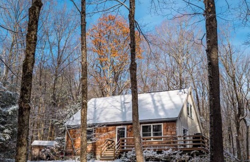 Otis Cottage | Berkshires Cottage + Trails & Water Nearby