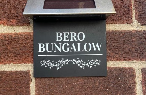 Withernsea House | BeRo Bungalow with a hot tub & a large garden!
