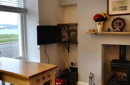 Millport Apartment | Beside the Bay